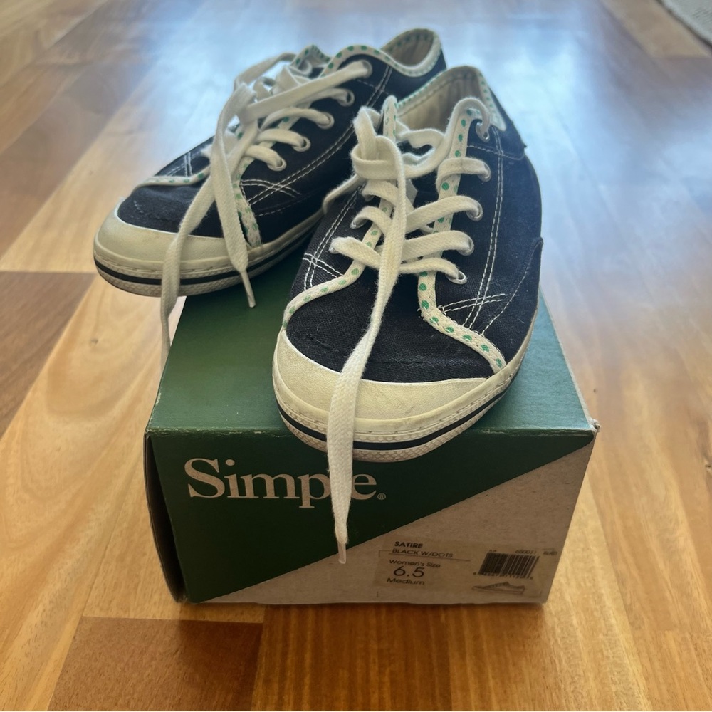 Simple Shoes black, green polka dots Satire women’s sneakers 6.5 medium in box